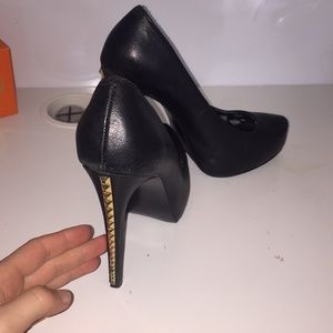 Steve Madden Black Gold Rinestone Heels